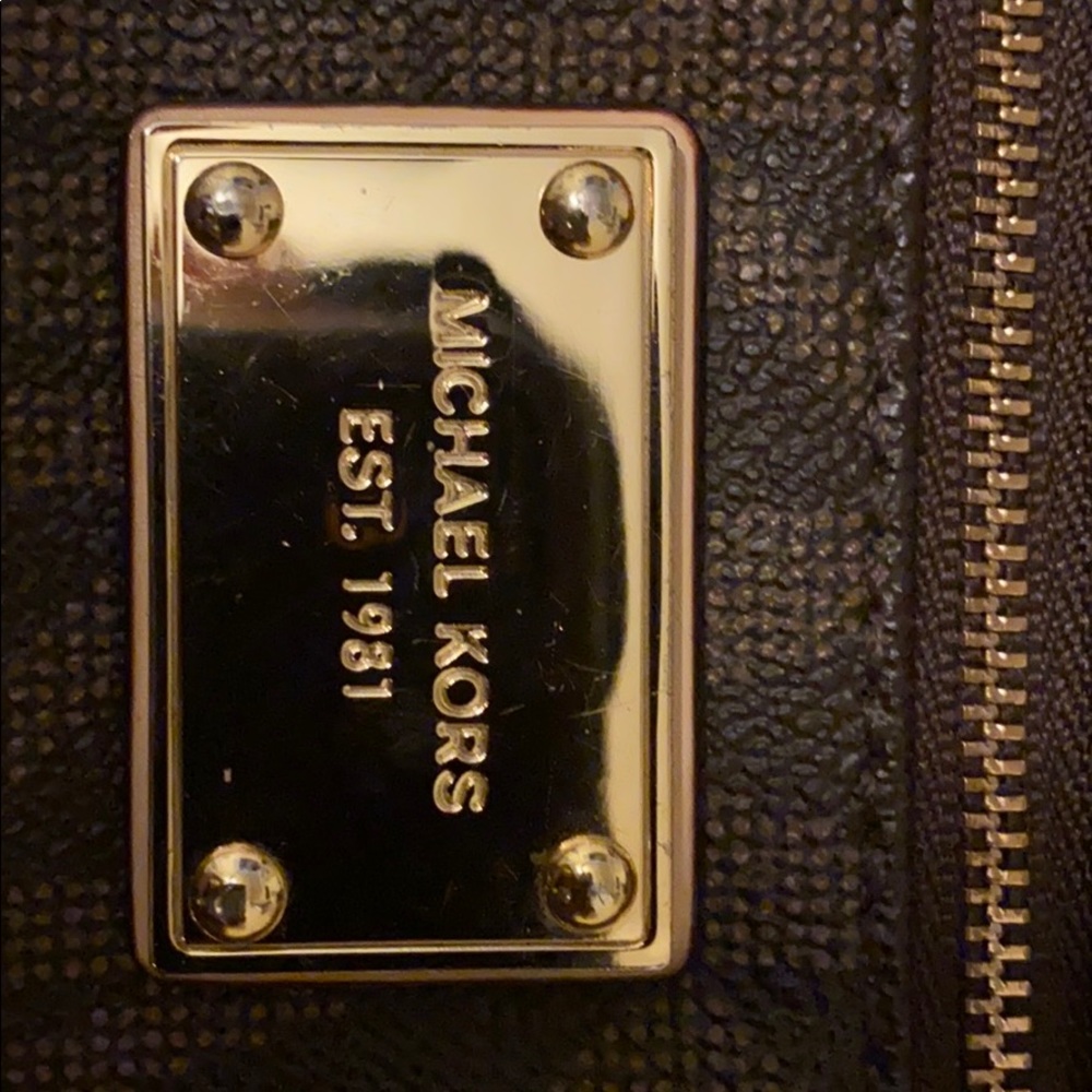 Selling because I need money for my boxing stuff - Picture 2 of 6